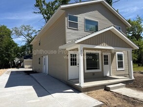 Building Photo - 310 Allen Ave