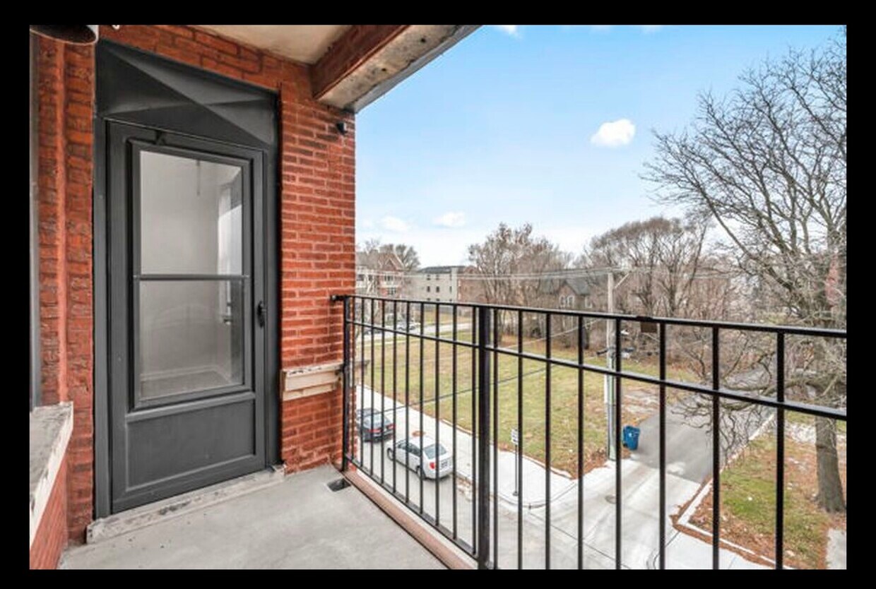 6511 S Blackstone Ave Unit 3, Chicago, IL 60637 Condo for Rent in Chicago, IL