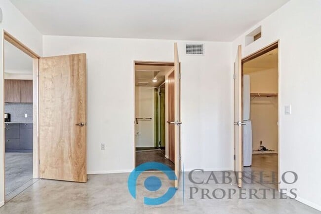 Foto del edificio - 2870 Fourth Ave