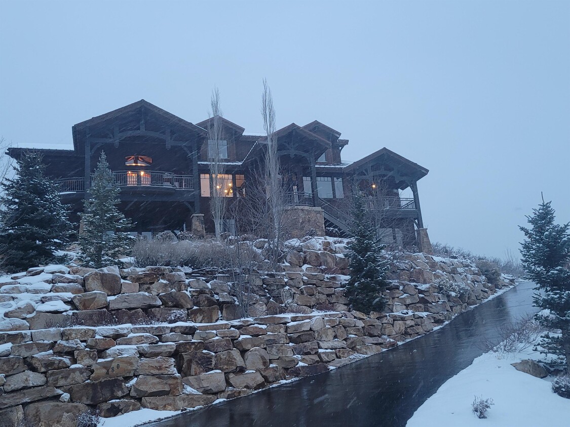 Primary Photo - 480 Interlaken Dr