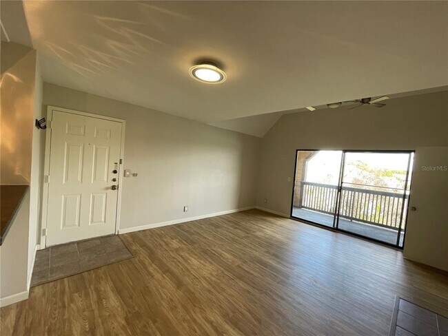 Foto del edificio - 400 Lake Placid Ct