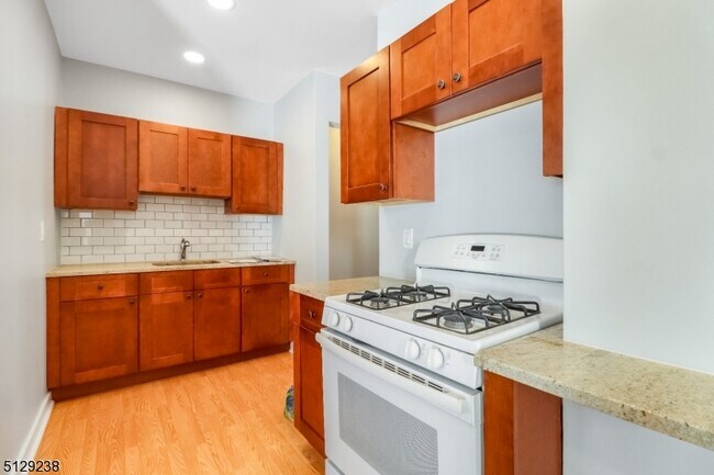 Building Photo - 38 Semel Ave