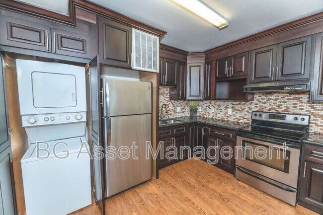 Photo - 1459 MacArthur Blvd Apartment