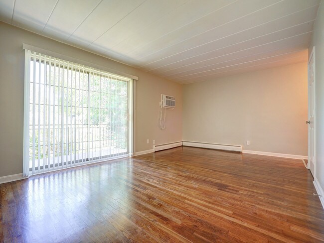Building Photo - 5854 W Pameleen Ct