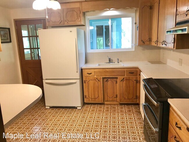 Foto del edificio - 3 br, 2 bath House - 12010 38th Ave NE