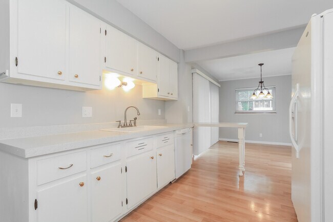 Foto del edificio - 1104 Archland Dr