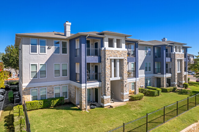 Building Photo - Verandas at City View