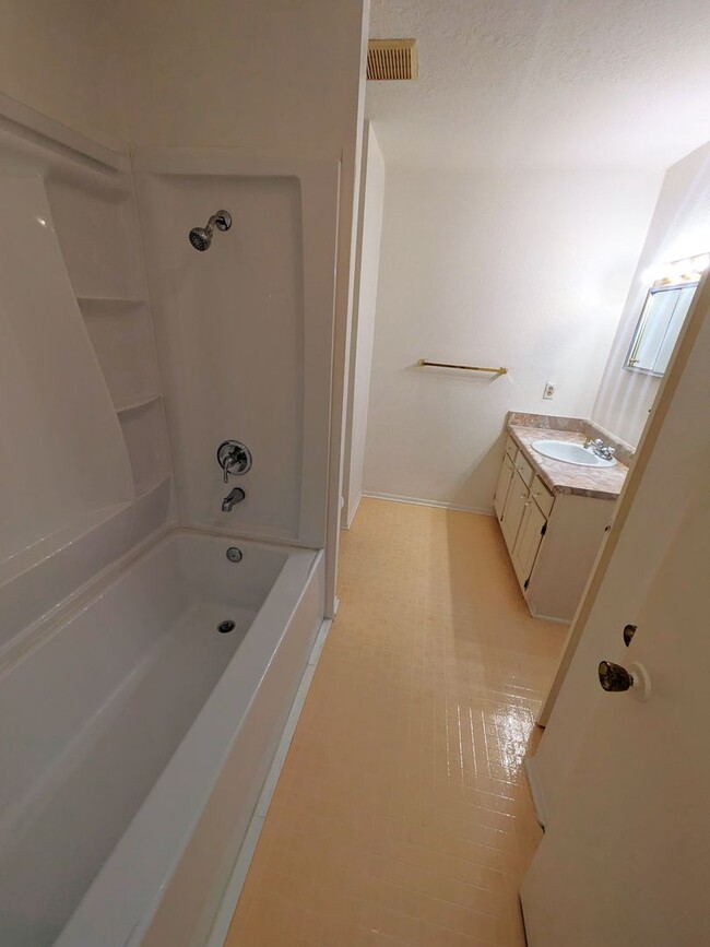 Foto del edificio - Townhome in the Heart of Beaumont!
