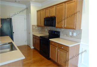 Building Photo - 105 Forsythia Dr