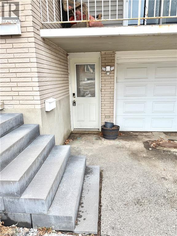 Building Photo - 94 Vicmount Dr