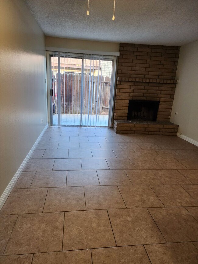 Foto del edificio - 139 - 4732p -2309 Westholme Blvd. -RB