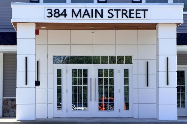 Building Photo - 384 Main St