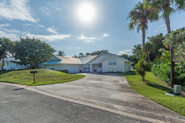 Foto del edificio - 2225 Silver Sands Ct