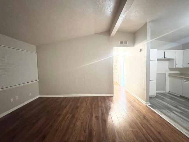 Foto del edificio - 616 NW 92nd St