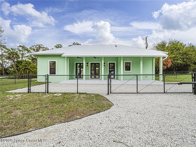 Foto del edificio - 12906 83rd Ave