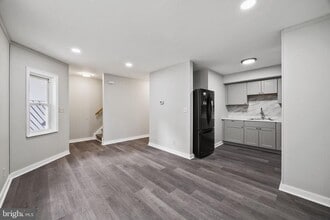 Building Photo - 1221 Kater St