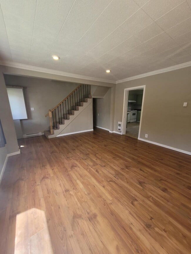 Building Photo - 2 bedroom in Prince Rupert BC V8J 2W4