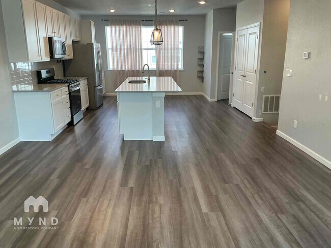 Building Photo - 7025 Cumbria Ct