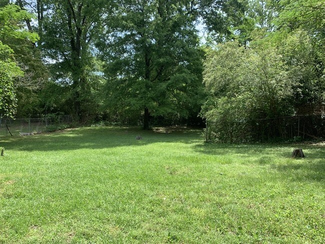 Foto del edificio - Updated 3 Bedroom 2 Bath Ranch