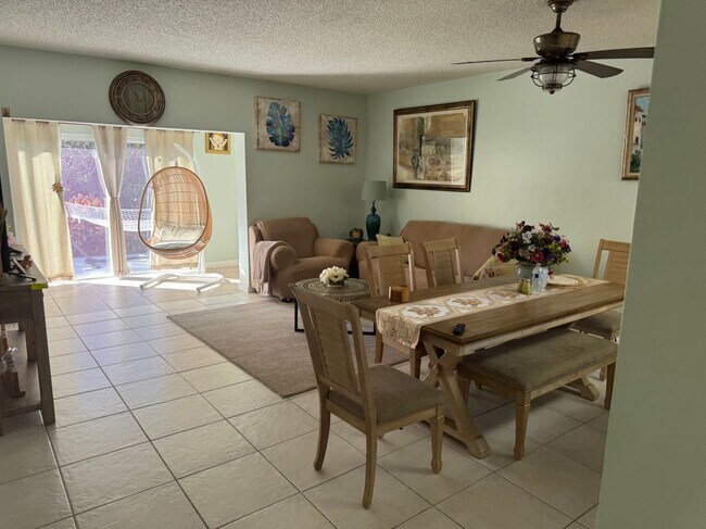 Foto del edificio - 8617 Pluto Ter