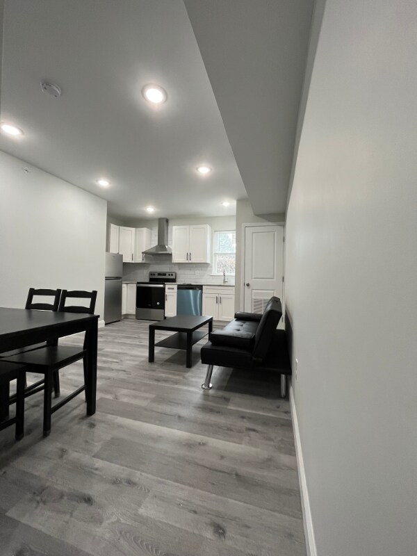 Building Photo - 106 S 42nd St