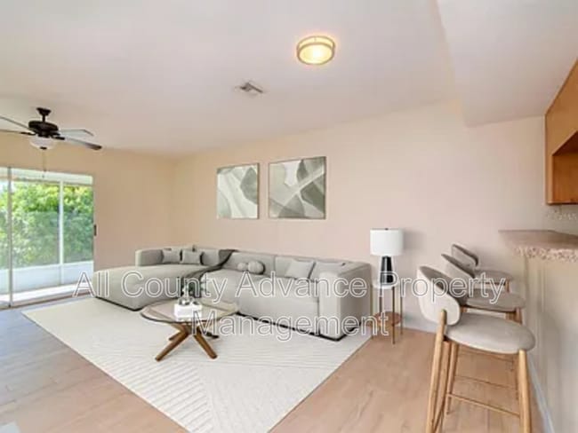 Building Photo - 1532 Chateaux De Ville Ct