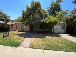 Building Photo - 315 W Kaweah Ave