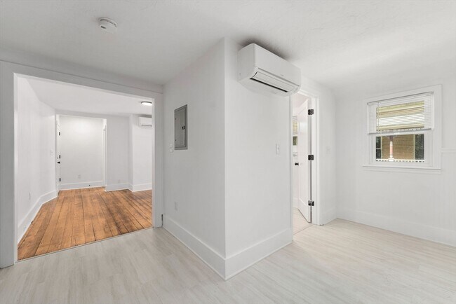 Building Photo - 21 Main St