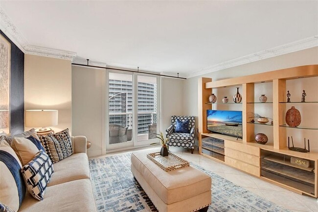 Building Photo - 336 N Birch Rd