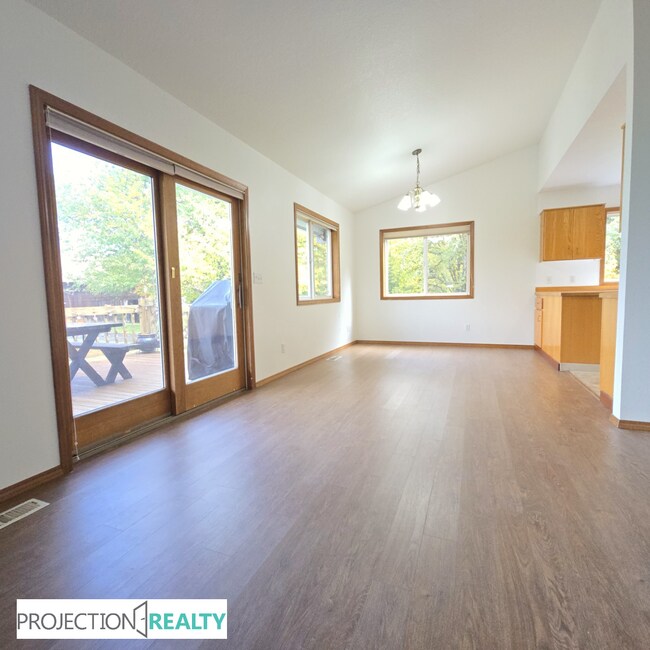 Foto del edificio - 34371 Church Rd