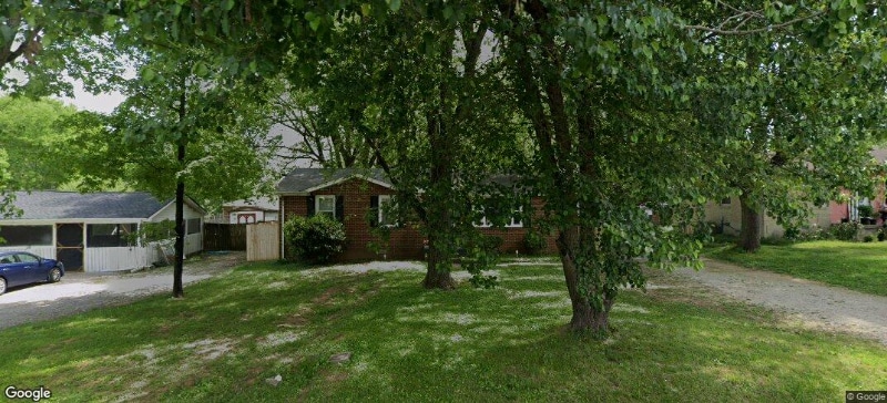 Primary Photo - 204 Warwick Ave