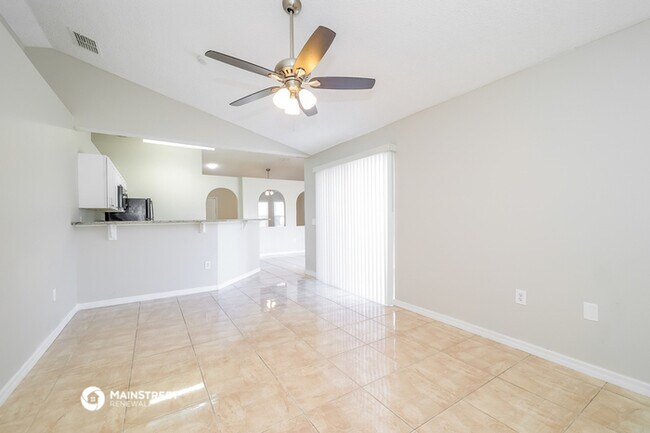 Building Photo - 321 Erie Dr