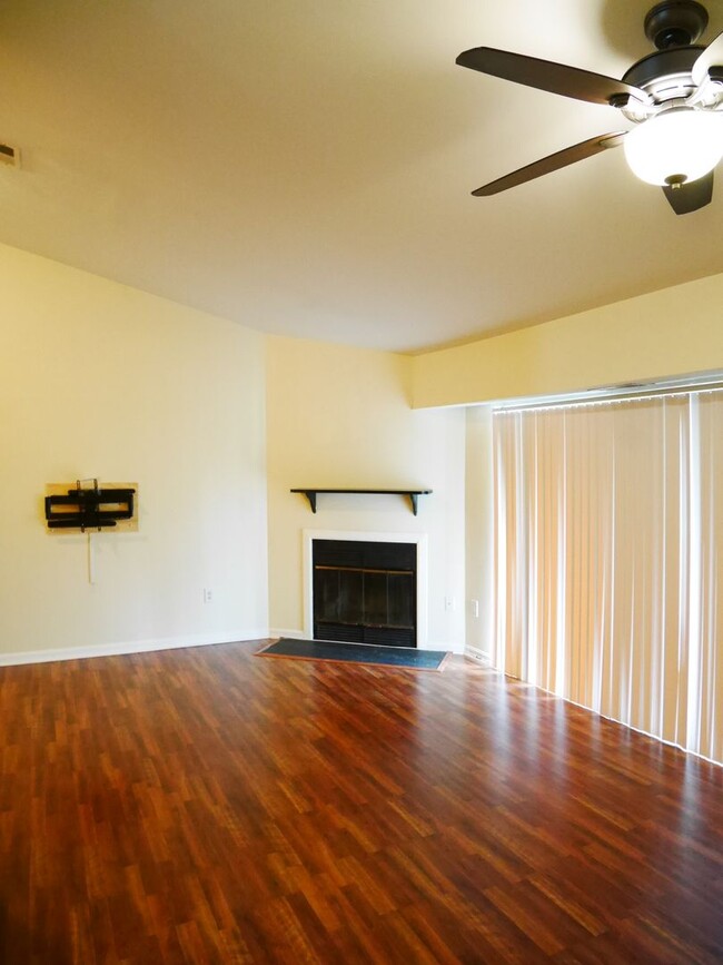 Building Photo - Roomy Two Bedroom Condo- Glen Burnie, MD