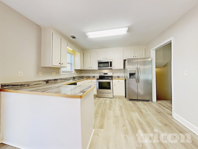 Building Photo - 1656 Deer Creek Ln