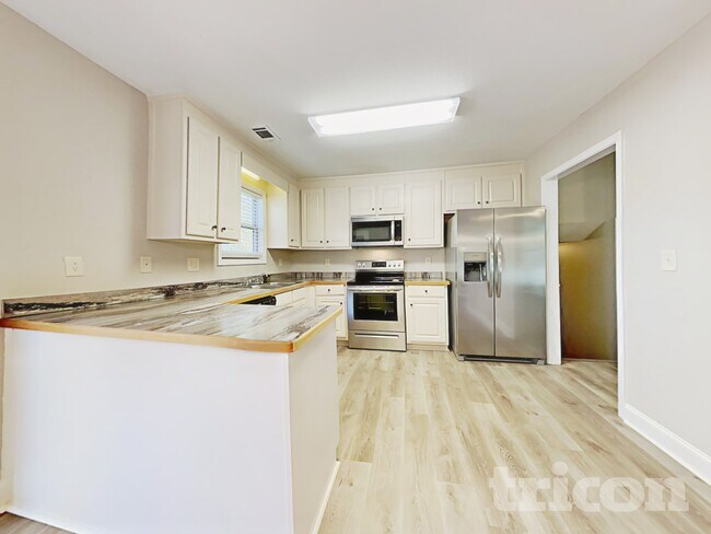 Foto del edificio - 1656 Deer Creek Ln