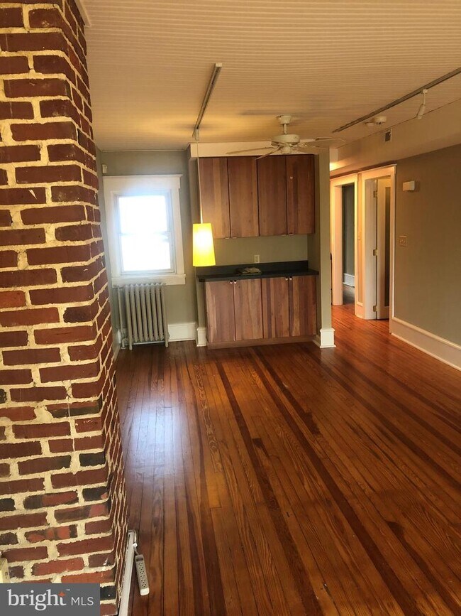 Foto del edificio - 221a Kings Hwy E