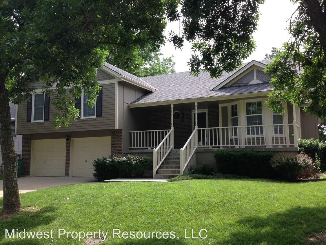 Foto principal - 3 br, 2.5 bath House - 109 NE Bristol Drive