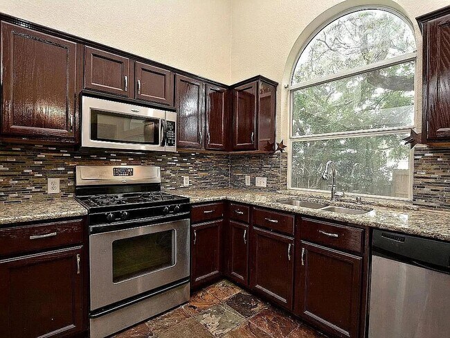 Foto del edificio - 1207 Chinquapin Ct
