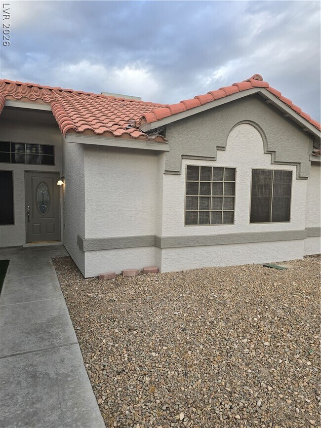 Foto del edificio - 5843 Berry Hill Ln