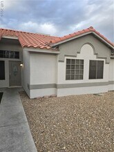 Building Photo - 5843 Berry Hill Ln