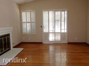 Foto del edificio - 1327 N Mariner Way