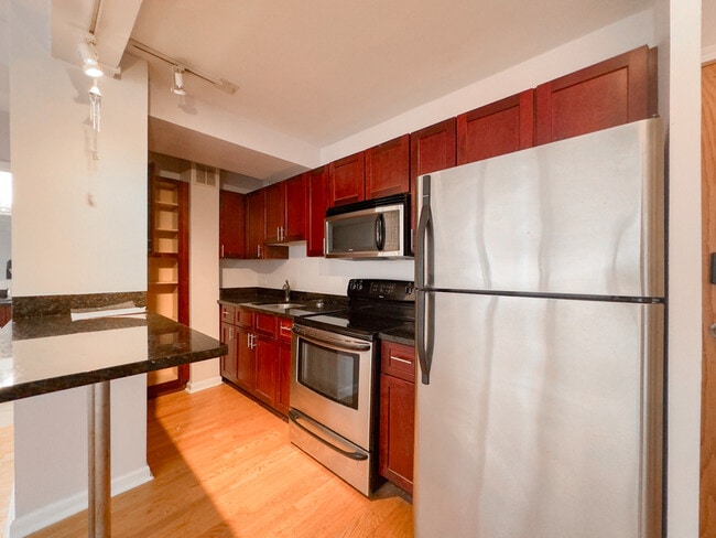 Building Photo - 4180 N Marine Dr