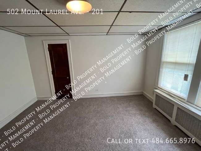 Foto del edificio - 502 Mount Laurel Rd