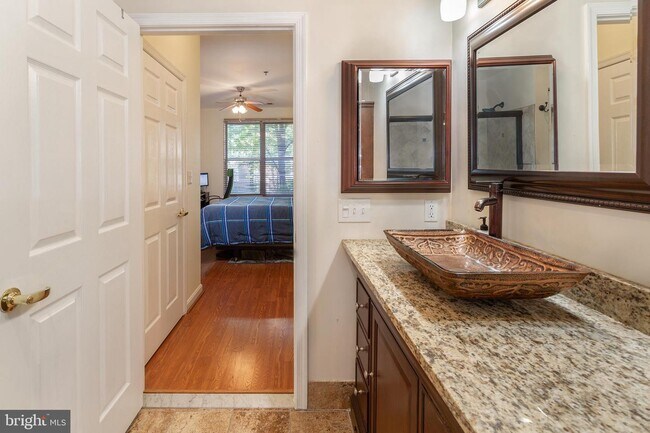 Foto del edificio - 1855 Stratford Park Pl