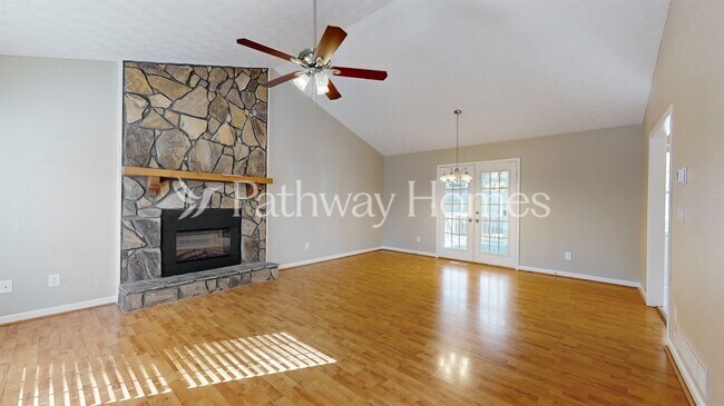 Building Photo - 1612 Cumberland Club Rd SW