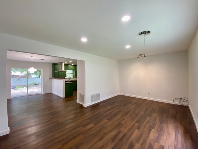 Building Photo - 507 Brasell St