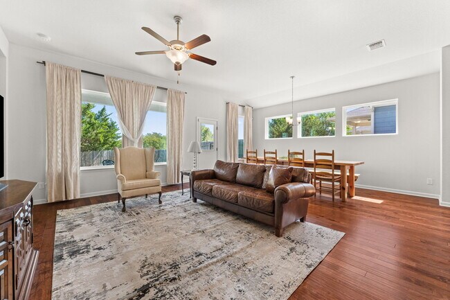 Foto del edificio - 489 Bridgestone Way