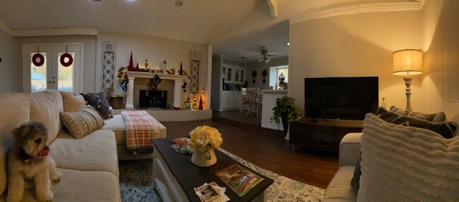 Foto del edificio - 2300 Green Oaks St