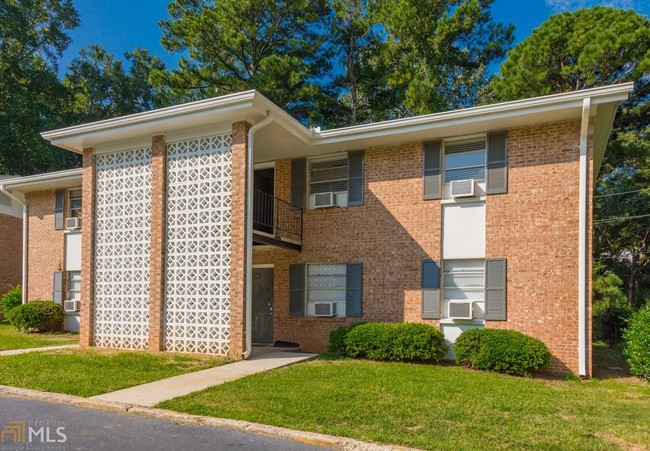 Building Photo - 200 Willow Rd