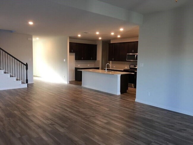 Building Photo - 10520 Katalpa Dr